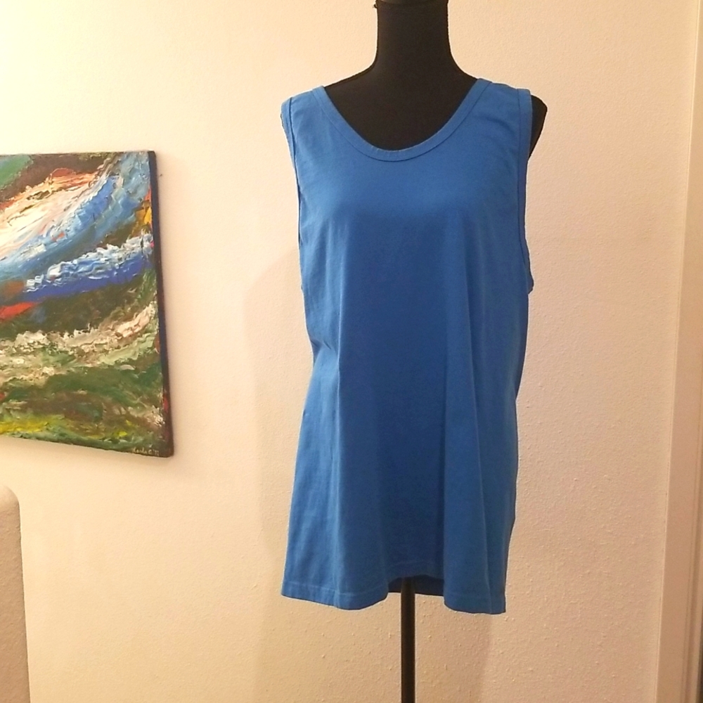 Tank top size Large in turquoise.